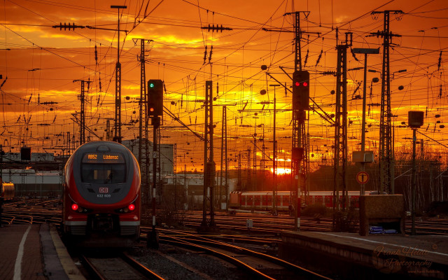 Train sunset railway power lines free wallpaper for desktop - medium preview image