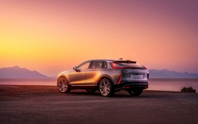 Car beach sunset ocean ufuturism free wallpaper for desktop - medium preview image