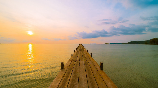 Dusk dock ocean boat sky free wallpaper for desktop - medium preview image