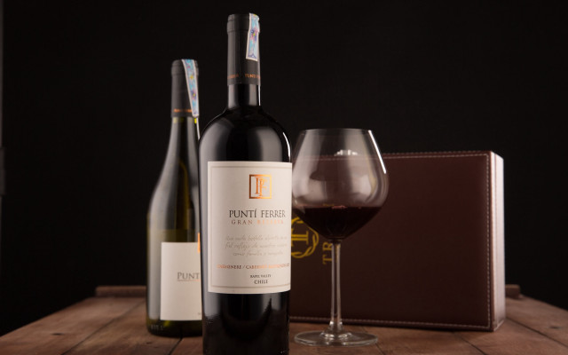 Wine glass bottle table leather free wallpaper for desktop - medium preview image