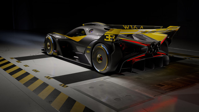 Futuristic car shadow ue5 rendering free wallpaper for desktop - medium preview image