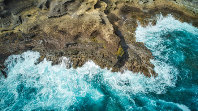 Ocean cliff waves birdseye storm free wallpaper for desktop - medium preview image