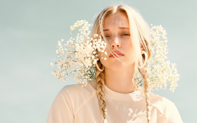 Woman braids flower hat blue free wallpaper for desktop - medium preview image