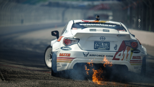 White car race track smoke #2 free wallpaper for desktop - medium preview image