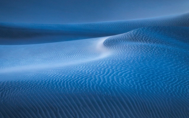 Blue desert sand dunes sky free wallpaper for desktop - medium preview image