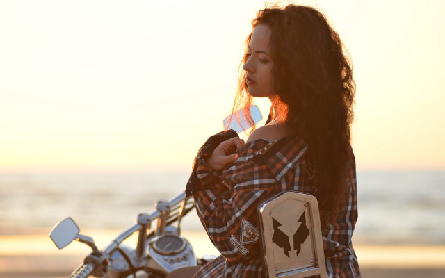 Woman motorcycle ocean drinking water free wallpaper for desktop - medium preview image