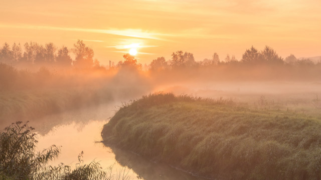 River foggy sky sunrise impressionist free wallpaper for desktop - medium preview image