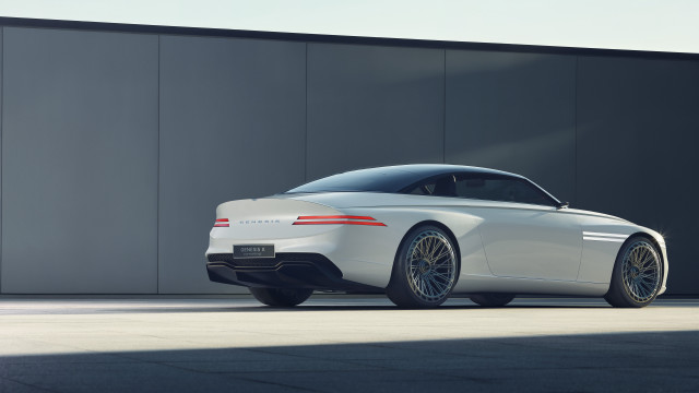 White car building gray wall free wallpaper for desktop - medium preview image