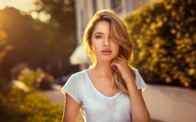 Woman braid house sun blonde free wallpaper for desktop - medium preview image