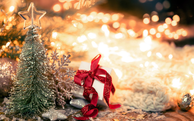 Christmas tree gift box lights free wallpaper for desktop - medium preview image