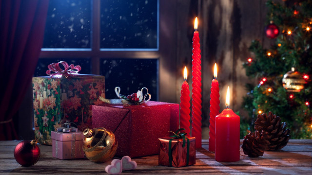 Christmas scene presents candles tree #2 free wallpaper for desktop - medium preview image