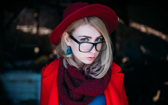 Woman glasses red hat scarf free wallpaper for desktop - medium preview image