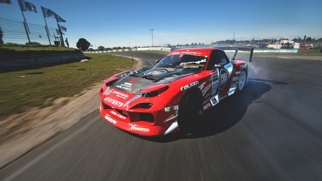 Red race car flag fisheye free wallpaper for desktop - medium preview image