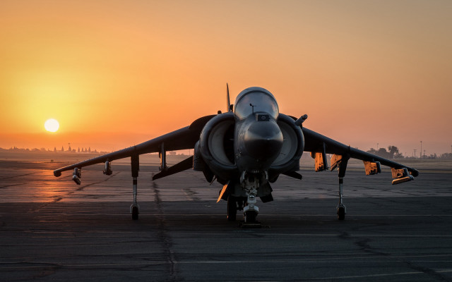 Jet sunset backlit person daren free wallpaper for desktop - medium preview image