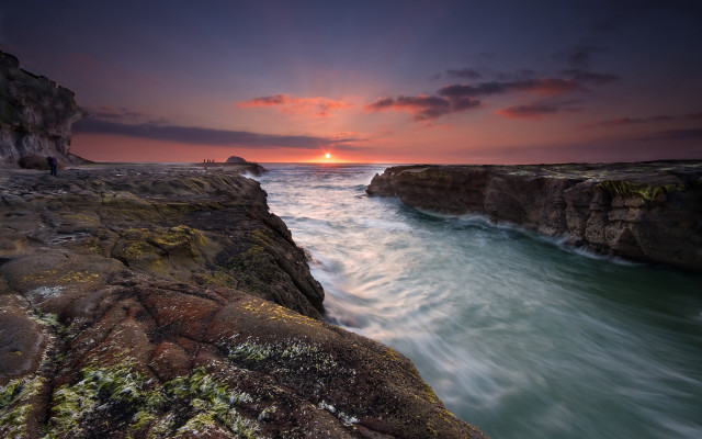 Sunset ocean rocky shore landscape free wallpaper for desktop - medium preview image