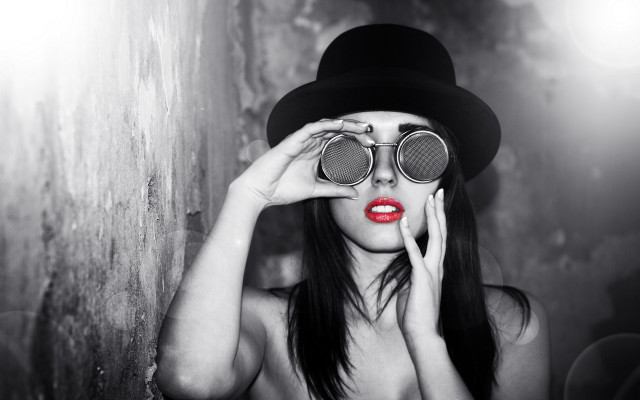 Woman hat glasses binoculars fashion free wallpaper for desktop - medium preview image