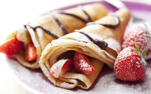 Crepe strawberries fork food photography free wallpaper for desktop - medium preview image