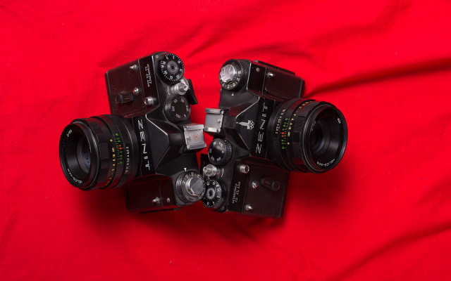 Camera torii red background still free wallpaper for desktop - medium preview image