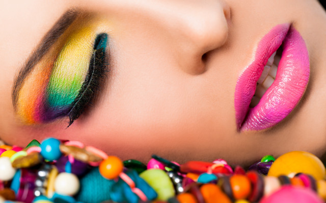 Bright makeup candy neck fauvism free wallpaper for desktop - medium preview image