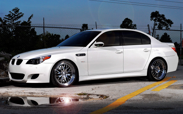 White car parking lot fence #8 free wallpaper for desktop - medium preview image