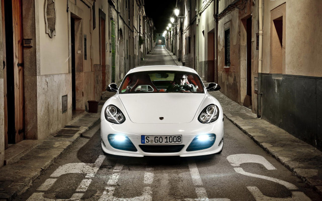 White sports car alleyway night free wallpaper for desktop - medium preview image