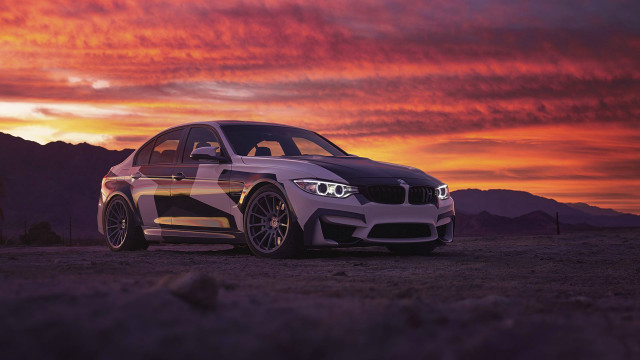 Desert sunset car clouds mountain free wallpaper for desktop - medium preview image