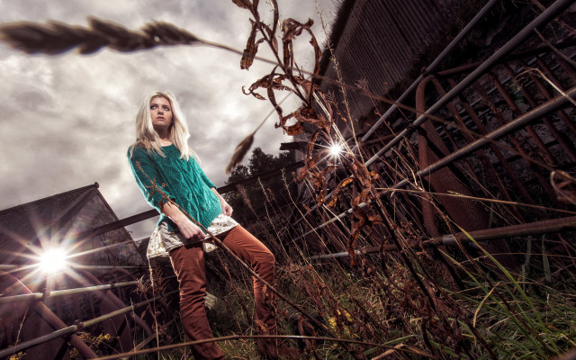 Woman field fence building sun free wallpaper for desktop - medium preview image