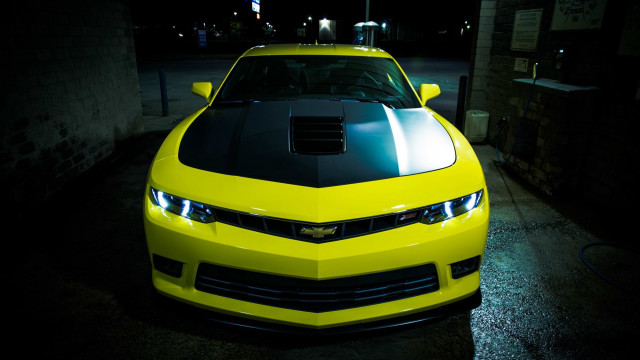 Yellow car hood up night free wallpaper for desktop - medium preview image