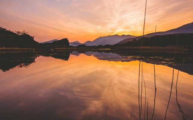 Lake sunset mountains cityscape clouds free wallpaper for desktop - medium preview image