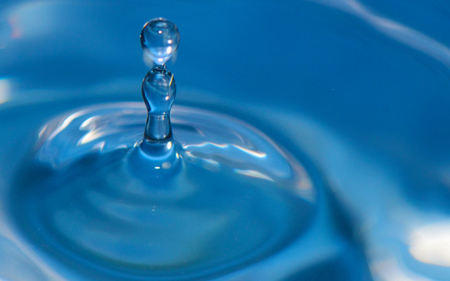 Water droplet blue bowl macro free wallpaper for desktop - medium preview image