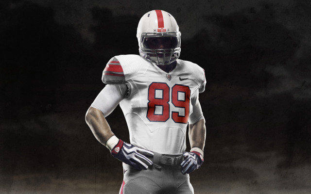 Football player white uniform red free wallpaper for desktop - medium preview image