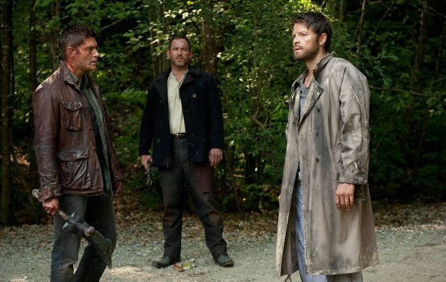 Three men forest knife hammer free wallpaper for desktop - medium preview image