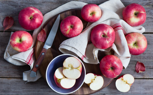 Plate apples bowl sliced tablecloth free wallpaper for desktop - medium preview image