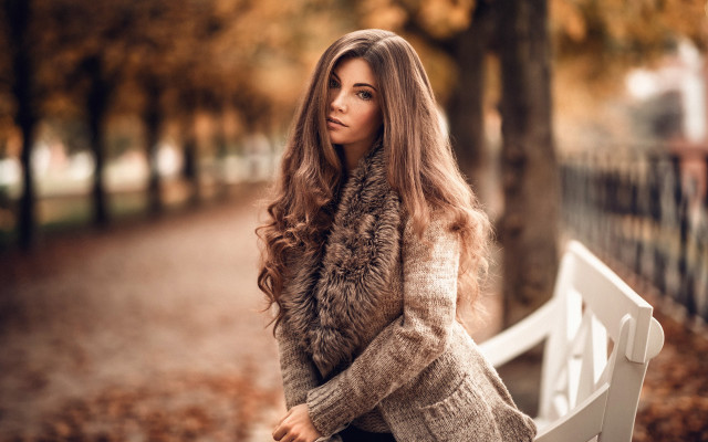 Esztter mattioni park autumn portrait free wallpaper for desktop - medium preview image