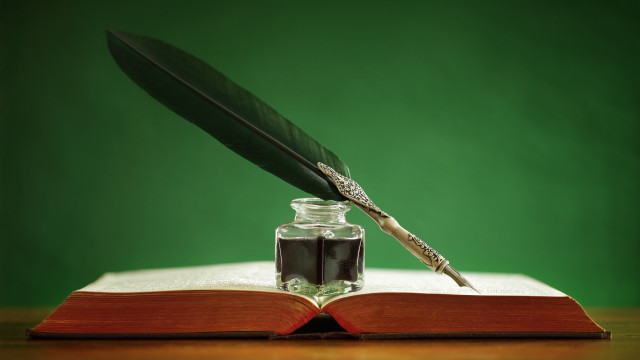 Pen ink bottle open book free wallpaper for desktop - medium preview image