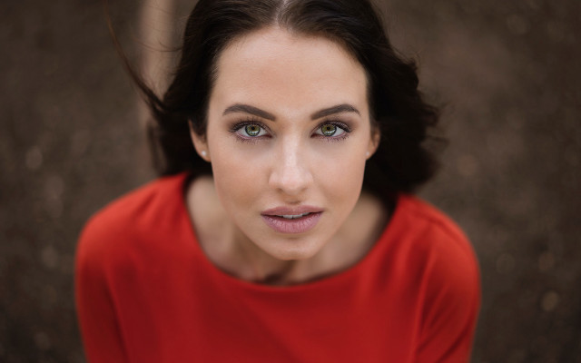 Woman redshirt serious portrait greeneyes free wallpaper for desktop - medium preview image