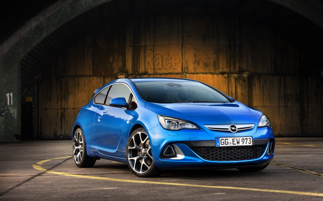 Blue car parking lot tunnel free wallpaper for desktop - medium preview image