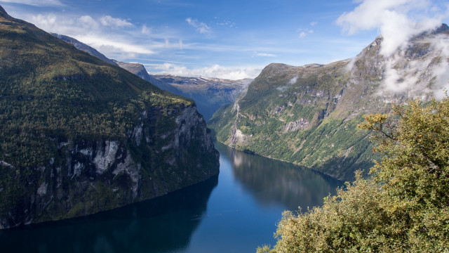 Mountain lake clouds blue sky free wallpaper for desktop - medium preview image
