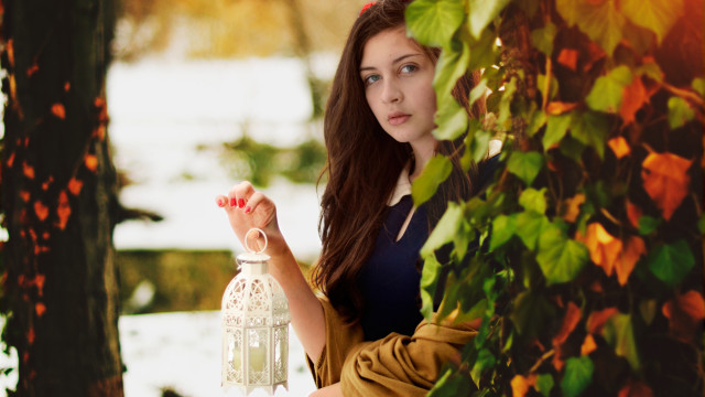 Elina karimova white birdcage portrait free wallpaper for desktop - medium preview image