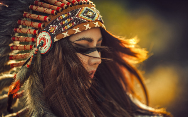 Native american indian woman headdress free wallpaper for desktop - medium preview image