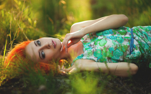 Woman field blurry dappled sunlight free wallpaper for desktop - medium preview image