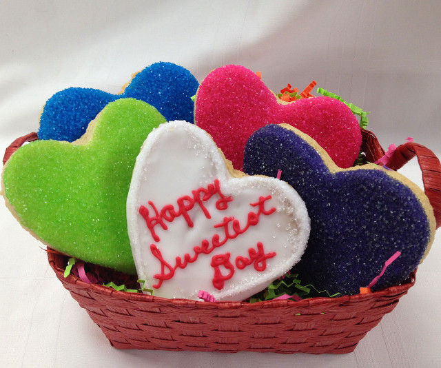 Basket heart shaped cookies table free wallpaper for desktop - medium preview image