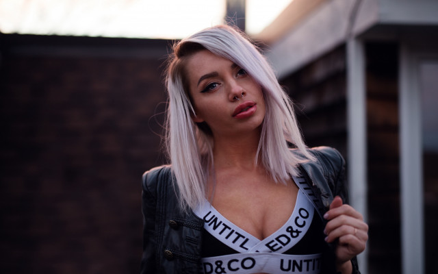 Woman white shirt black jacket free wallpaper for desktop - medium preview image