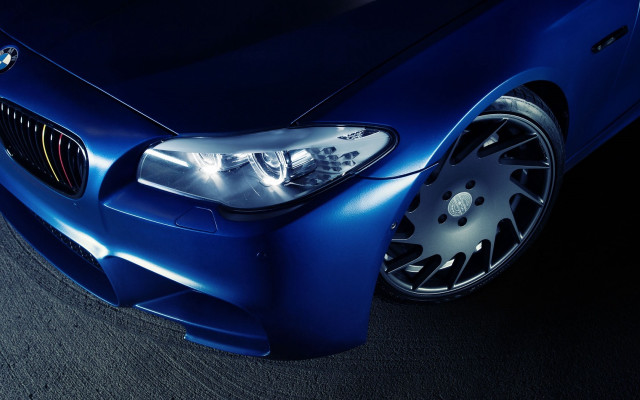 Blue car chrome rim black free wallpaper for desktop - medium preview image