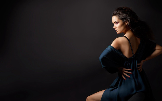 Woman blue dress arabesque portrait #3 free wallpaper for desktop - medium preview image