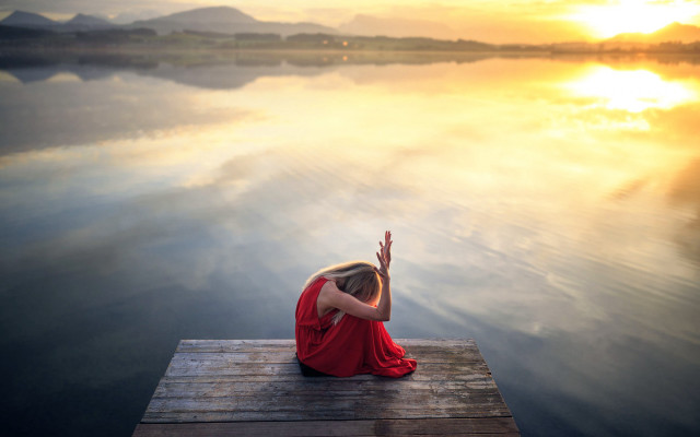 Woman dock sunset kimono beach free wallpaper for desktop - medium preview image