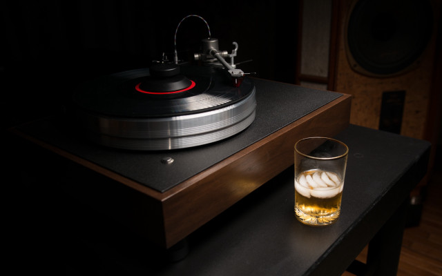 Beer glass record player dark free wallpaper for desktop - medium preview image