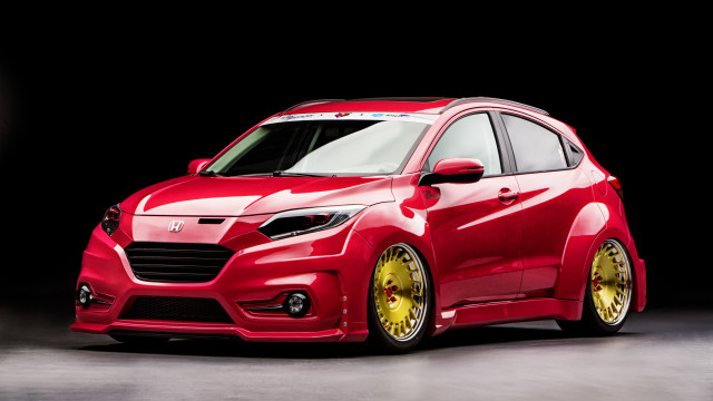 Red car yellow wheels cubo free wallpaper for desktop - medium preview image