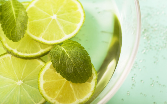 Lemon mint glass bowl water free wallpaper for desktop - medium preview image