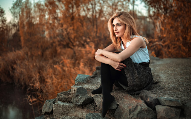 Woman river rock nature portrait free wallpaper for desktop - medium preview image